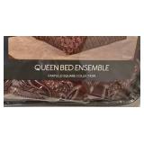 LL-BR - Fairfield Square Tristan 8-Piece Queen Bed Ensemble - Reversible Bedding Set