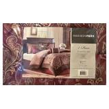 LL-BR - Fairfield Square Tristan 8-Piece Queen Bed Ensemble - Reversible Bedding Set