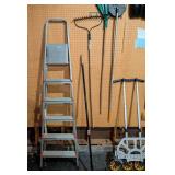 G - Toro Power Sweep Electric Blower Model 51585 - Yard Tools Bundle: Ladder, Rakes, Shovels