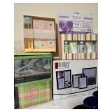 B2 - Melannco Set of Four Black Curved Frames