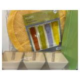 B2 - Melannco Set of Four Black Curved Frames