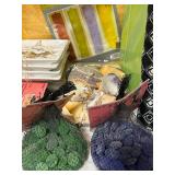 B2 - Melannco Set of Four Black Curved Frames