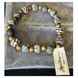 B2 - Viva Beads & Disney World Costume Jewelry Lot - Assorted Bracelets, Necklaces, Earrings