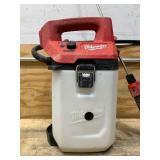 Milwaukee 2 Gallon (7.6 L) Sprayer Tank