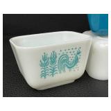 Pyrex Butterprint Rooster Pattern Set – Vintage White & Teal (5-Piece)