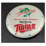 Minnesota Twins World Champions Pins Lot - 1991 World Series/2001 Season (5 Pins)