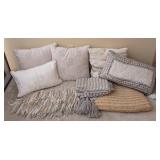 UL - Pillows & Blankets Set - Neutral Throw Pillows with Tassels, Textured Covers