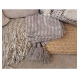 UL - Pillows & Blankets Set - Neutral Throw Pillows with Tassels, Textured Covers