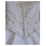 UL - Ginza Collection Bridal Wedding Dress - Size 8 with Veil