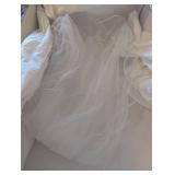 UL - Ginza Collection Bridal Wedding Dress - Size 8 with Veil