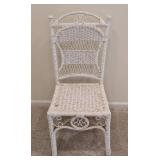 LL - Vintage White Wicker Chair