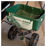 G - True Temper Wheelbarrow & Scotts SpeedyGreen 2000 Spreader