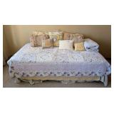 UL - Twin Bedding Set - Quilted Floral Bedspread & Coordinating Pillow Collection