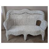 UL - White Wicker Sofa