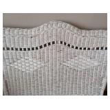 UL - White Wicker Sofa