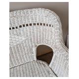 UL - White Wicker Sofa