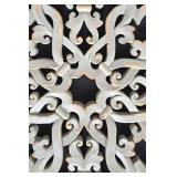 LR - Round Distressed Wood Wall Hangings - Sage Green 19.5-in diameter & Gray 23.5-in diameter (Lot of 2)