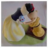 K - Walt Disney Snow White & Bashful Figurine
