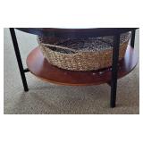 LR - Beautiful Round Coffee Table