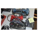 2-Skillsaws, 1 Rechargeable
