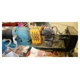 Side stuffer for an extruder