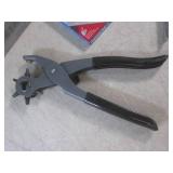 (CS) 2 Staple Guns with Box of Stap...