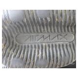 (BS) Pair of Nike Air Max Infinity ...