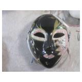 (CS) 5 Ceramic Masks - 1 Signed...