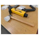 DEWALT 2-in-1 Pneumatic 15.5-Gauge and 16-Gauge Flooring Tool