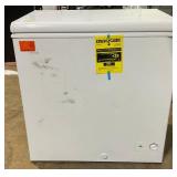Vissani 7 cu. ft. Manual Defrost Chest Freezer with LED Light Type in White Model: DCM7QWBWW (Minor Transit Damage, See Photos Of Right Side)