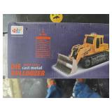 SDLANCH Remote Control Toy Bulldozer (690-C3)