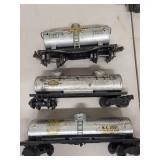 Group of 5 Lionel Lines Vintage Model Train Cars Including Sunoco Tank Cars