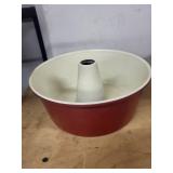 Baking Essentials Lot with 2 Bundt Pans, 2 Kitchen Towels, and Sunkist Spiral Slicer