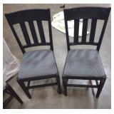 6 Dining Chairs 4 Are Painted Grey