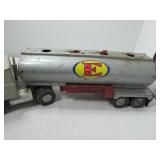 Vintage Ertl Semi-Tractor Toy