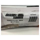 EXTREME MAX TRAILER HITCH MOUNT 1-1/4"