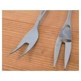 Lot of (7) 437-grams (total) Silverplated Knives - Dinner (x4), Pickle (x2), Hardanger Best Dinner (x1)