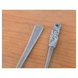 Lot of (7) 437-grams (total) Silverplated Knives - Dinner (x4), Pickle (x2), Hardanger Best Dinner (x1)