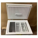 Magic Chef 5.0 cu. ft. Chest Freezer in White Model # HMCF5W4 (Minor Transit Damage)