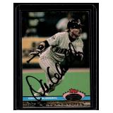 Dan Gladden On-Card Auto 1991 Topps Stadium Club #61 Minnesota Twins Baseball Card