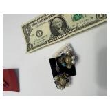 ASSORTMENT OF JEWLERY