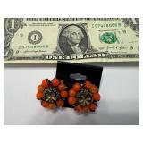 ASSORTMENT OF JEWLERY