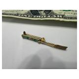 ASSORTMENT OF JEWLERY