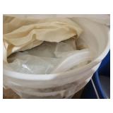 Lot of Glass Beads and Metal Beads (600421)