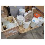 Lot of Glass Beads and Metal Beads (600421)