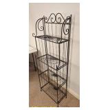 Scrolled Wire Folding Baker