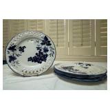 Blue and White Grape Motif Pierced Rim Dinner and Salad Plates Set