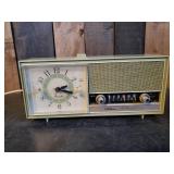 Wards Airline Mid Modern Bedside Clock Radion, Clock Works and Radio Powers Up.