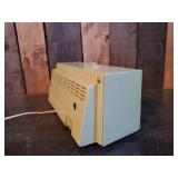 Wards Airline Mid Modern Bedside Clock Radion, Clock Works and Radio Powers Up.