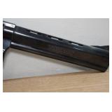 Taurus 922 Tracker .22 LR/.22 Magnum Double-Action Revolver - 6.5" Barrel